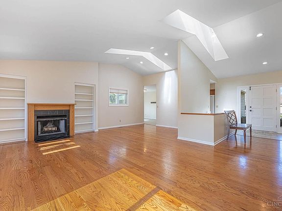 3rd image of 2237 Sweetbriar Ln
