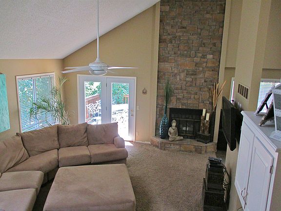 Vaulted ceiling w/ skylights