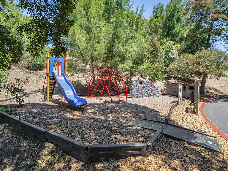 900 Cambridge Dr #182 — Photo 11