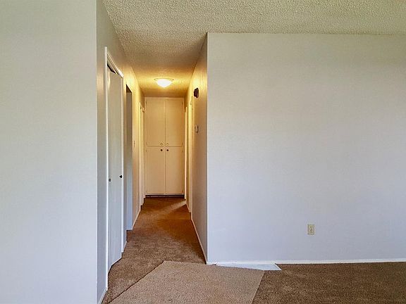 4th image of 2027 S Sacramento St