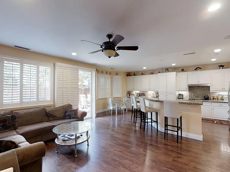 Wildflower Dr — Photo 23