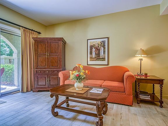 5th image of 945 Registry Blvd Unit 112