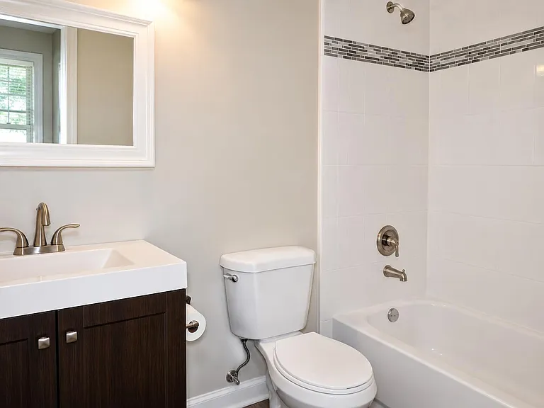 2120 NE 41st St #D — Photo 10