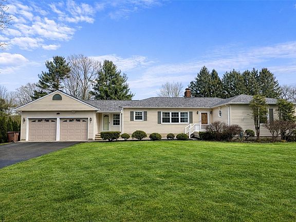 2nd image of 460 N Maple St