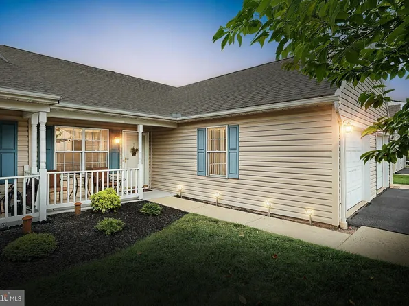 28 Hagarman Dr, York, PA 17408