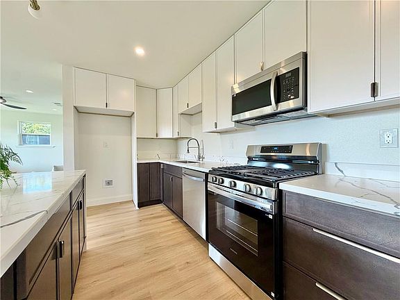 3rd image of 913 Kent Ave