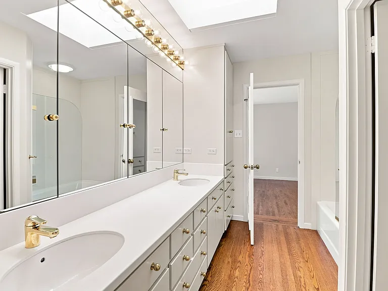 820 Eucalyptus Ave — Photo 28