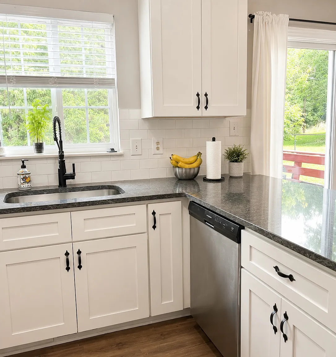 3 bed, 1272 sqft, $2,050 — Photo 3