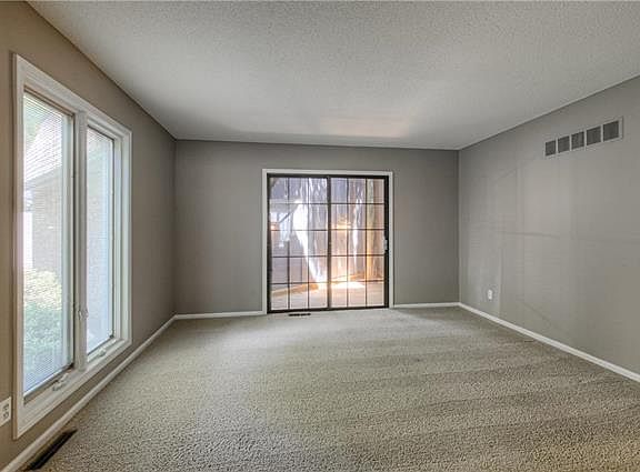 5th image of 8837 Rosewood Dr