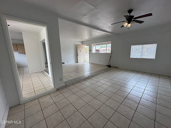 3rd image of 10008 Nesbit Ave