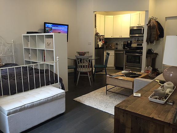 4th image of 23 W 76th St APT 4D