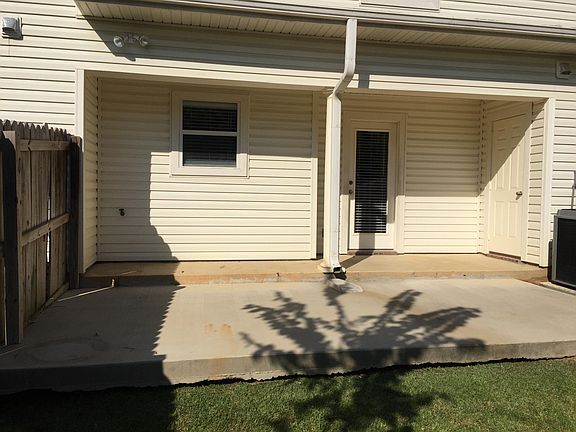 2nd image of 104 N Stewart St #L