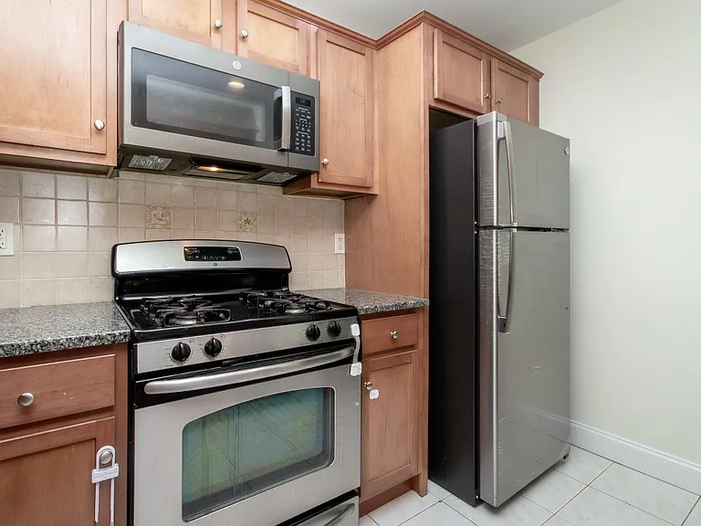 120 Wyllis Ave #319 — Photo 10