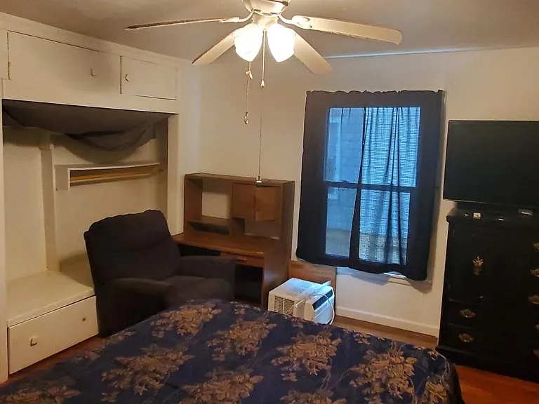 841 E North St — Photo 7
