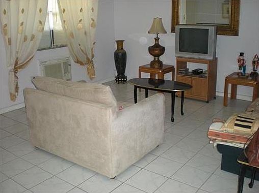 2nd image of 1395 NE 167th St APT 105
