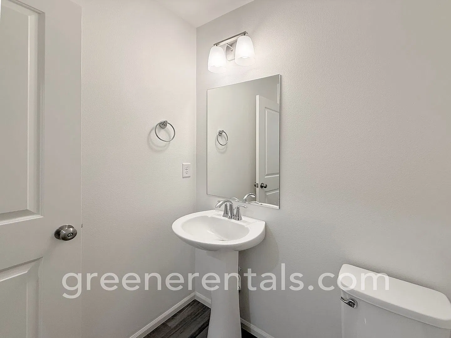 Available! Spacious 4BR/2.5BA Home in South Tumwater — Photo 4