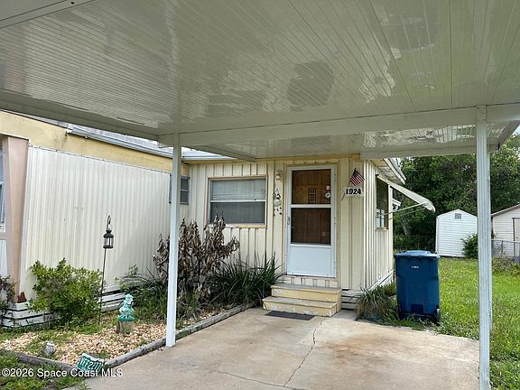 2nd image of 1924 Sunny Palm Dr
