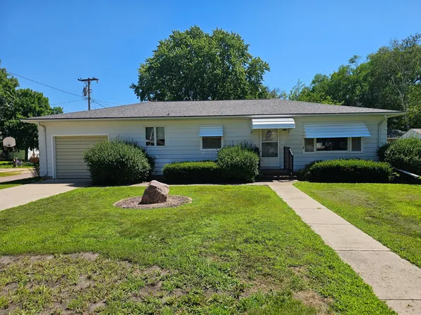 507 S Elm St, Lamberton, MN 56152