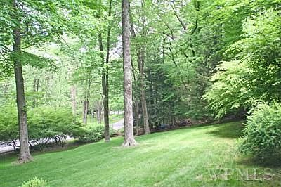 2nd image of 6 Valley Ln