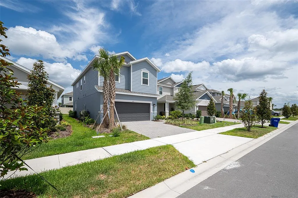 4 bed, 2.5 bath, 2197 sqft, $2,795 — Photo 2