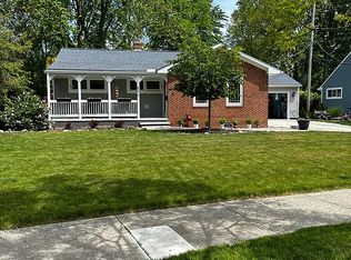 29010 Edgewood Rd, Bay Village, OH 44140