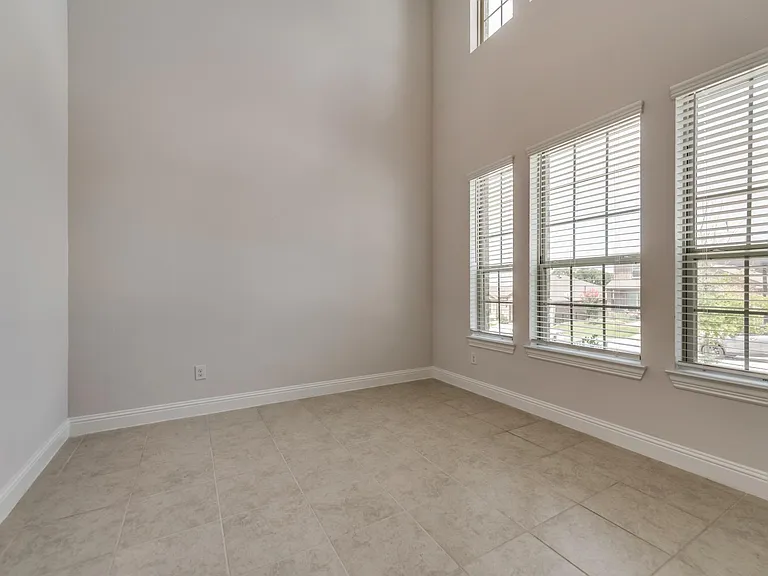 1216 Gibson Dr — Photo 8