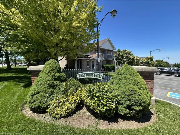 2737 King St E #72, Hamilton, ON L8G 5H1