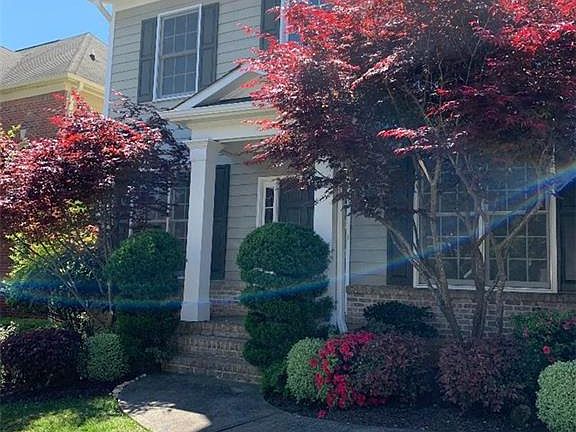 3rd image of 723 Pear Grove Pl