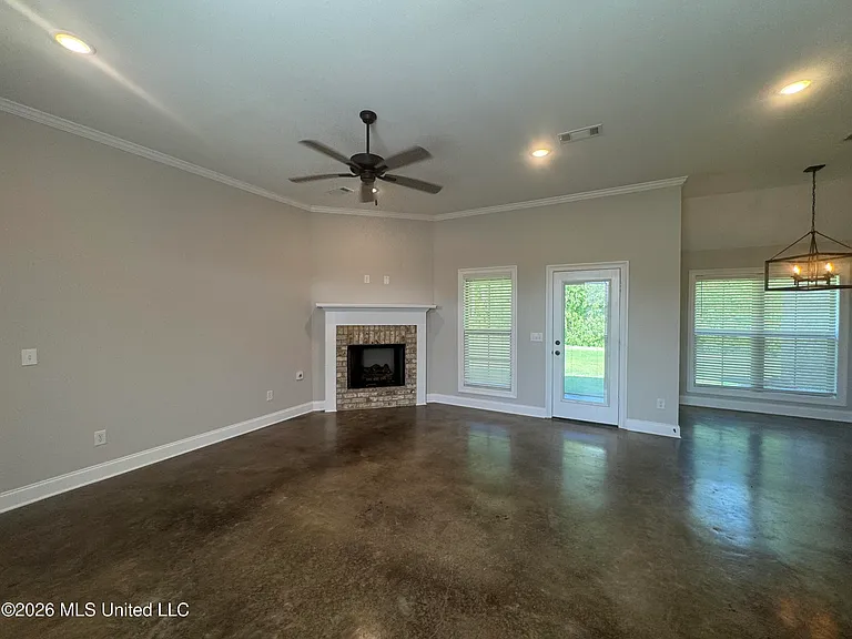 102 Rotherfield Pl — Photo 2