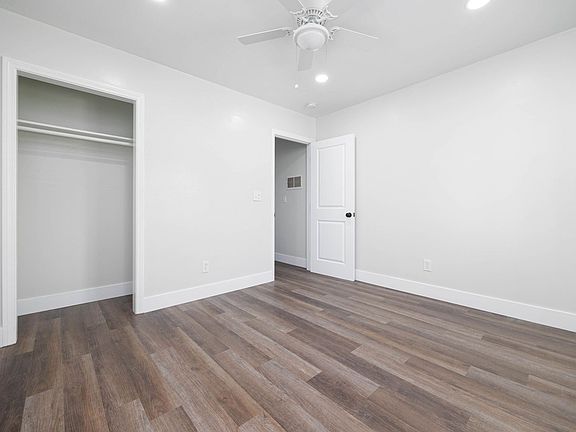 3rd image of 1104 E Ave