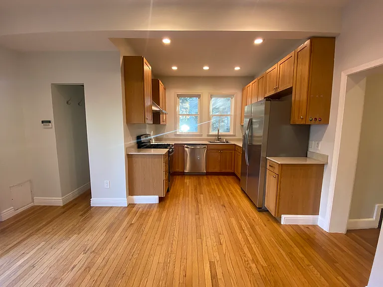 Eat-In Kitchen