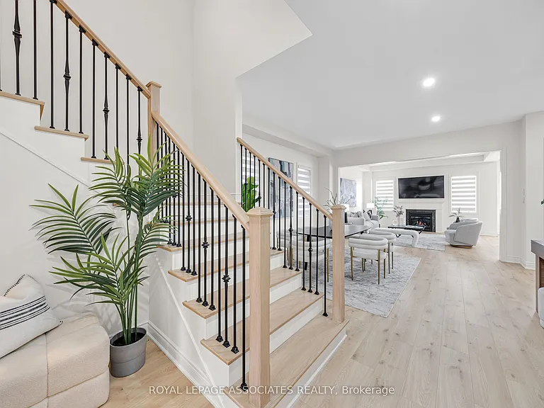 2215 Beckman Cres #UPPER — Photo 6
