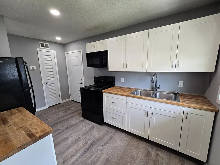 109 Ludland Dr #7 — Photo 1