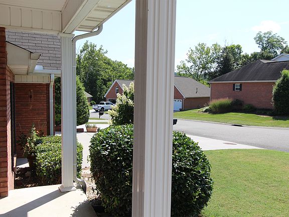 3rd image of 9131 Trentville Way