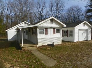 2020 E Little Bear Rd, Connersville, IN 47331