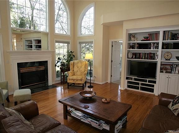 4th image of 4500 Fairvista Dr
