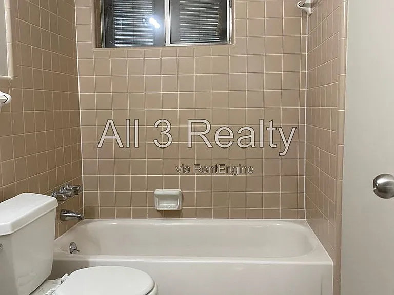 306 Oakwild Dr — Photo 16
