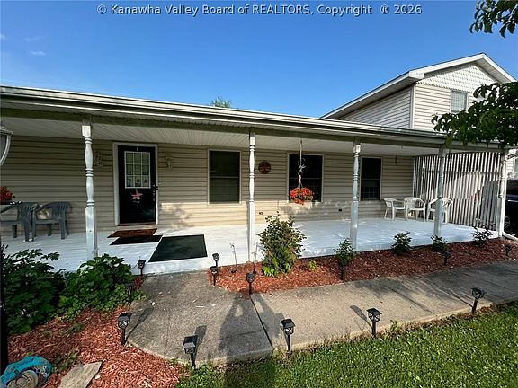 3rd image of 1795 Ravenswood Rd