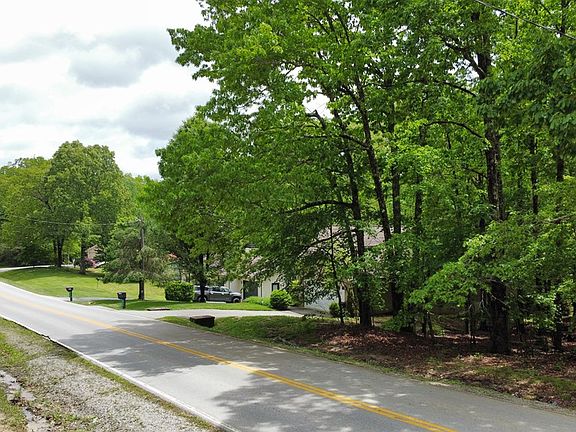 2nd image of 346 Lakeview Dr