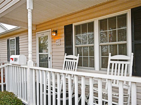 2nd image of 109 Bailey St