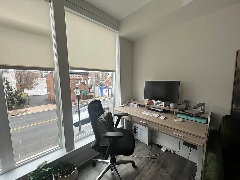 701 N Henry St #218 — Photo 6