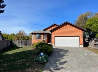 1840 Oak Pl, McKinleyville, CA 95519