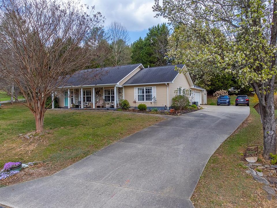 1st image of 427 W Coventry Dr