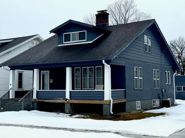 1517 16th Ave, Menominee, MI 49858