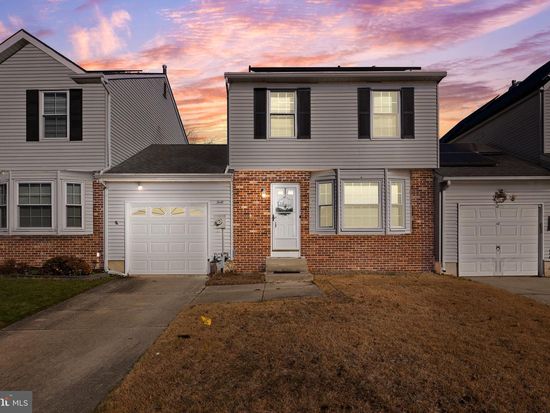 40 Blue Jay Dr, Clementon, NJ 08021