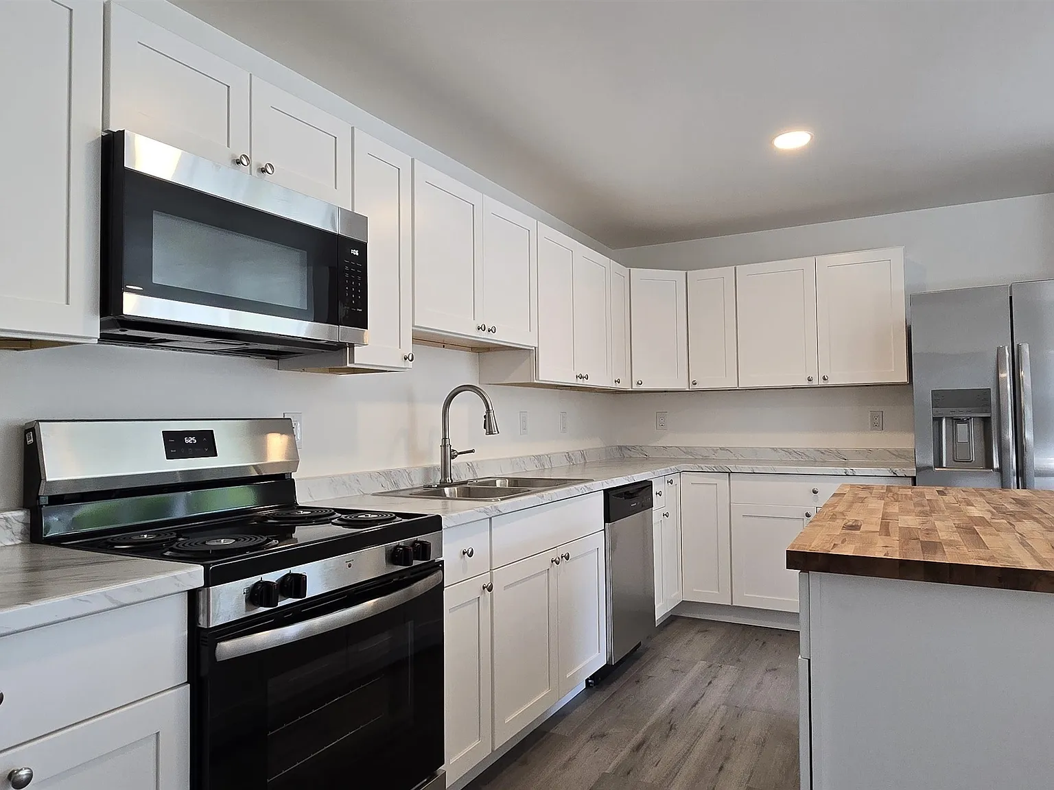 2 bed, 1.0 bath, 1200 sqft, $2,500 — Photo 1