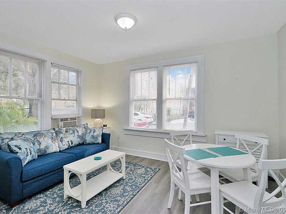 4th image of 229 NE 32nd St APT 5