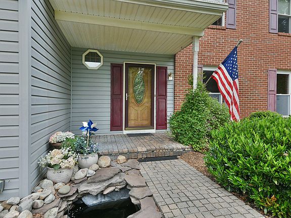 2nd image of 773 Holly Cir