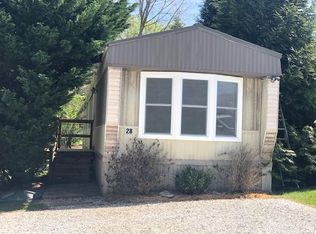 28 Dales Park Ln, Fletcher, NC 28732