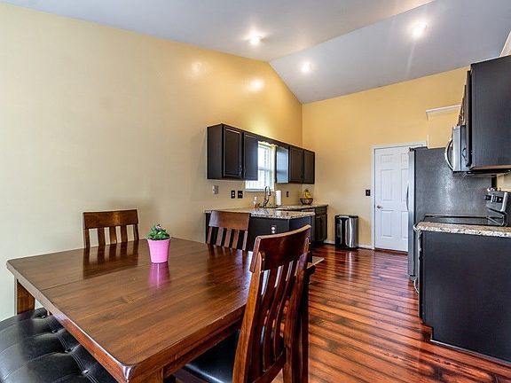 5th image of 6345 Deermeade Dr
